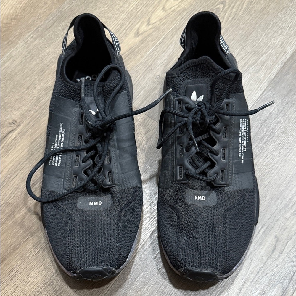 Adidas NMD R1 Triple Black Sneakers